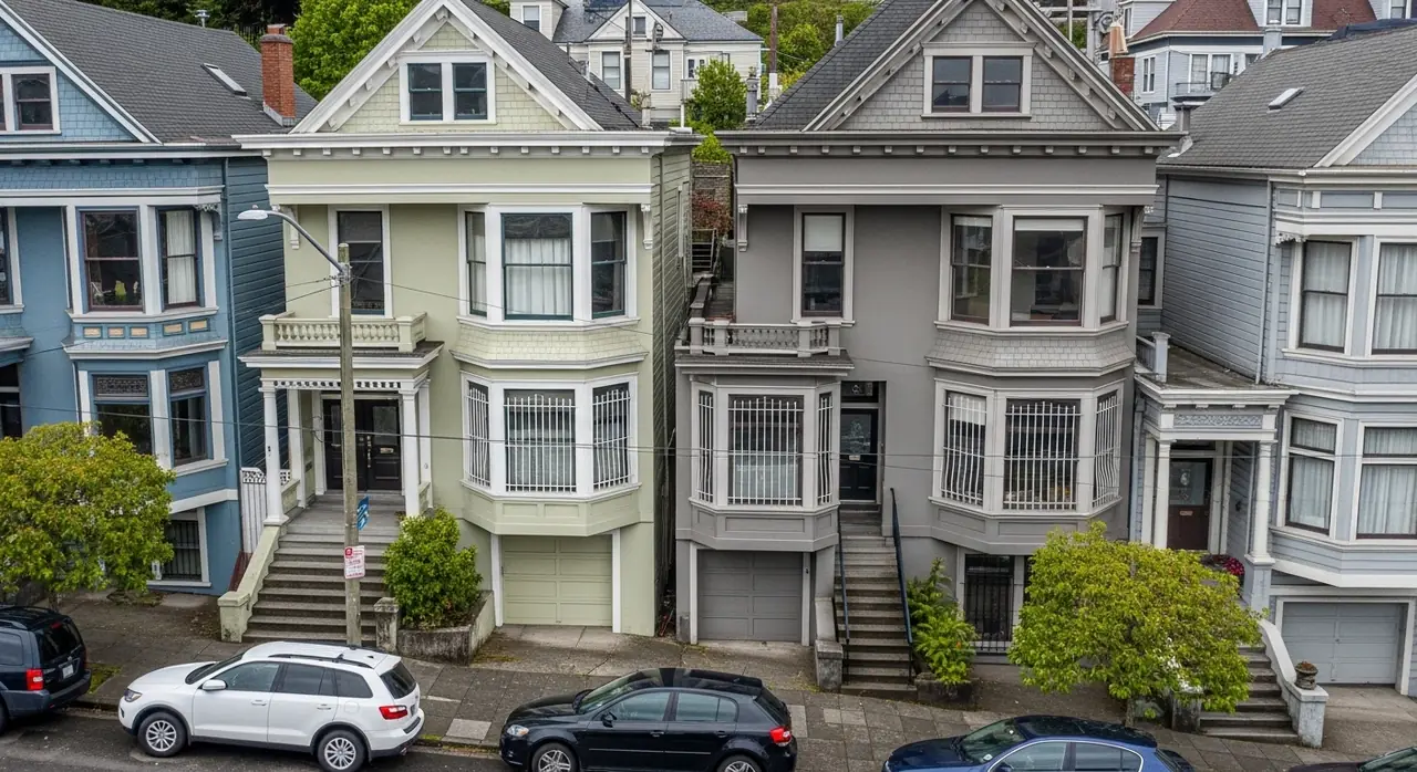 drone overhead oregon victorians — residential setting